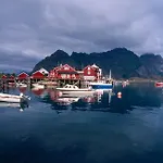 Rorbuer * Henningsvær