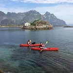 Rorbuer * Henningsvær