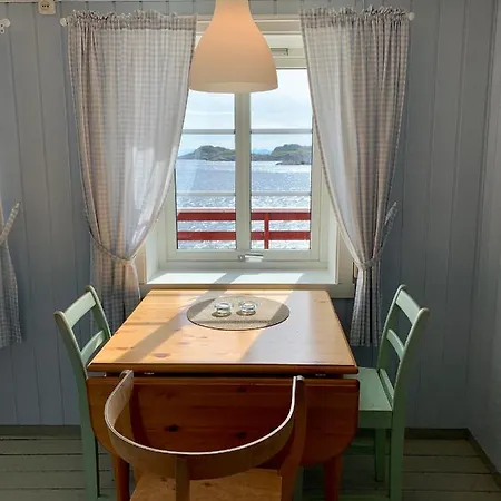 Rorbuer * Henningsvaer