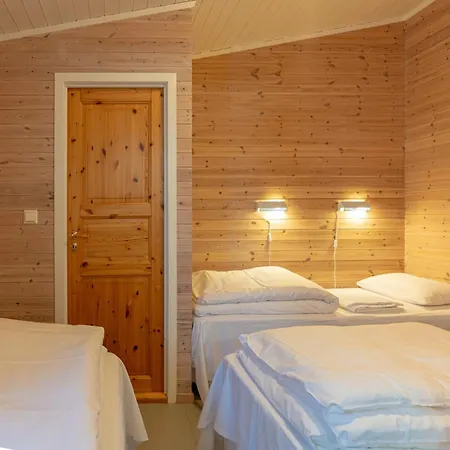 Rorbuer Holiday park Henningsvaer