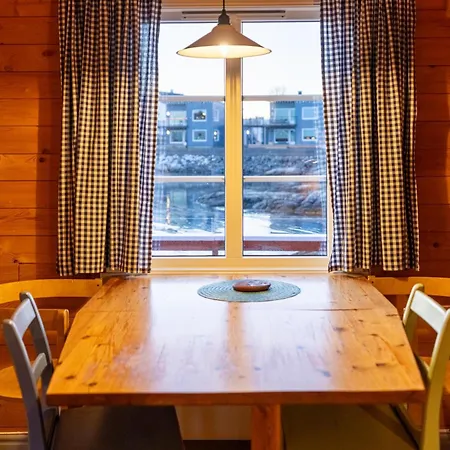 Rorbuer Üdülőpark Henningsvær