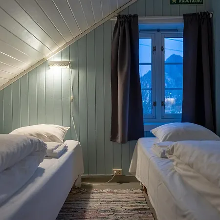 Üdülőpark Rorbuer Henningsvær