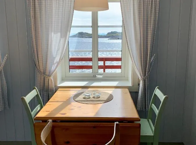 Rorbuer * Henningsvaer