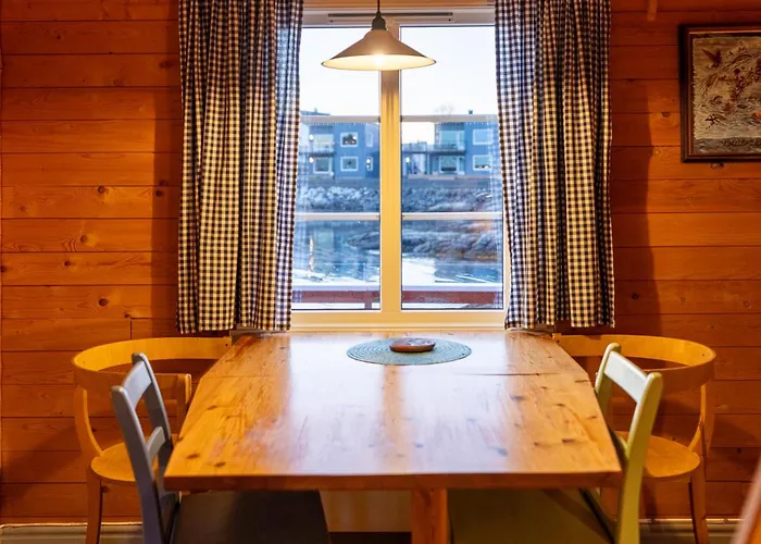 Rorbuer Ferieparker Henningsvær