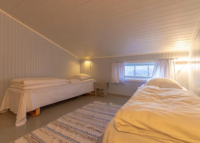 Rorbuer Ferieparker Henningsvær