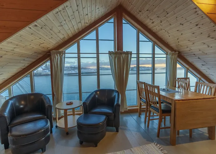 Holiday park Rorbuer Henningsvaer