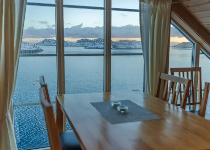 Rorbuer * Henningsvær