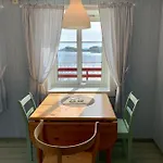 Rorbuer * Henningsvær